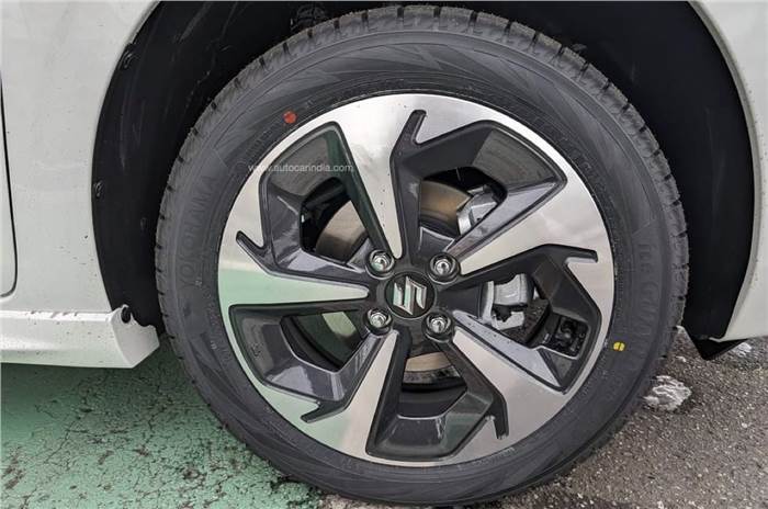 2024 Maruti Suzuki Swift alloy wheels